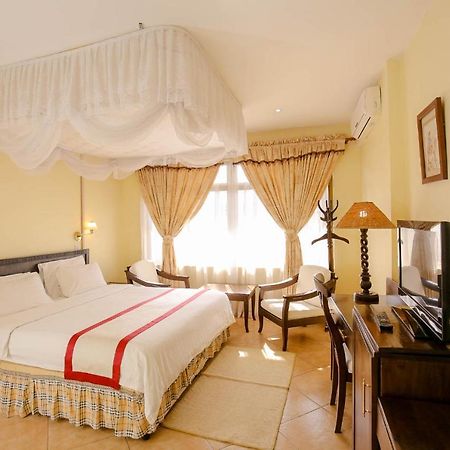 New Safari Hotel アルーシャ エクステリア 写真