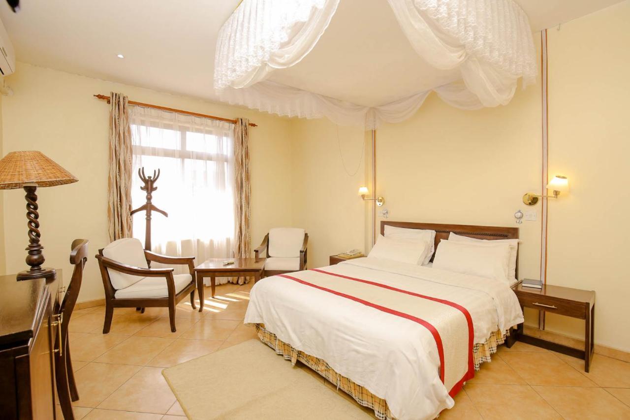 New Safari Hotel アルーシャ エクステリア 写真