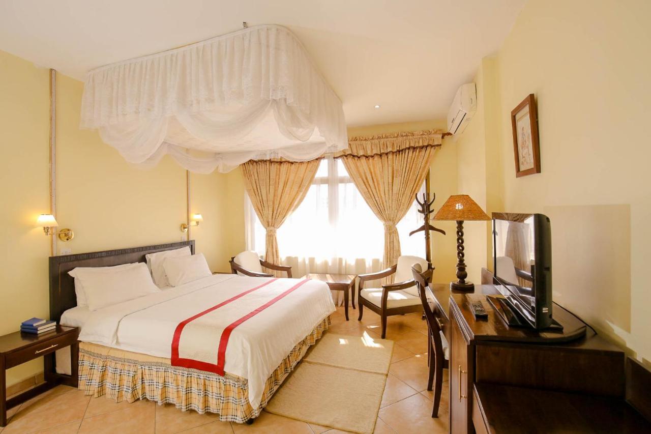 New Safari Hotel アルーシャ エクステリア 写真