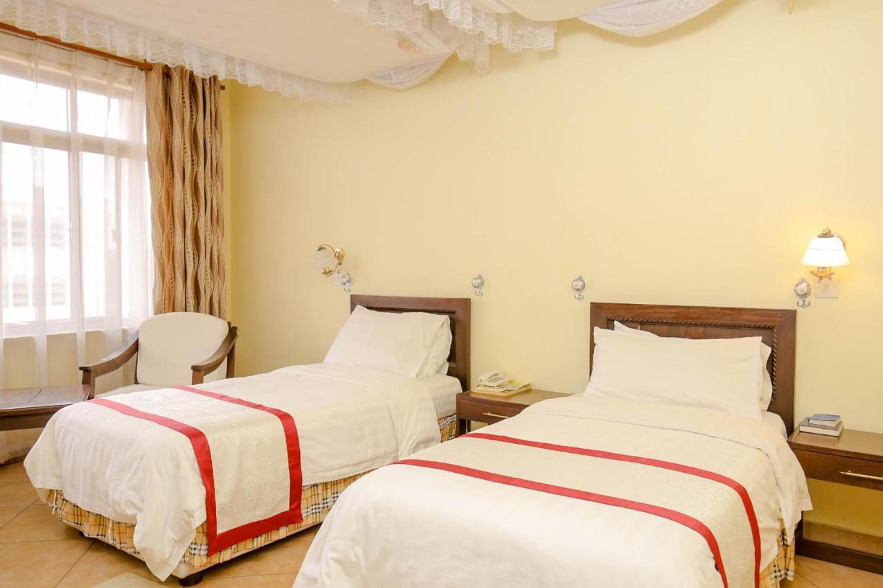 New Safari Hotel アルーシャ エクステリア 写真