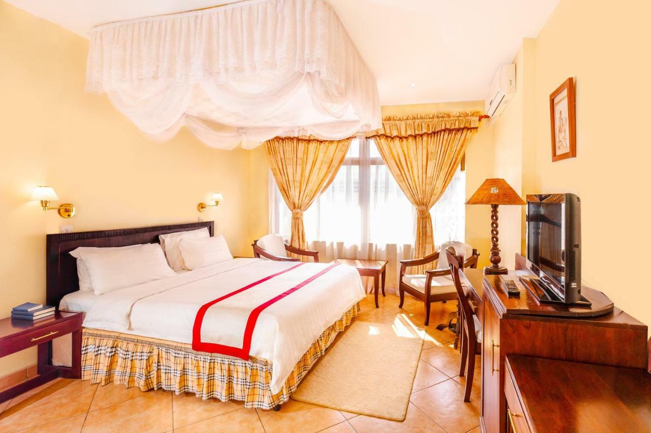 New Safari Hotel アルーシャ エクステリア 写真