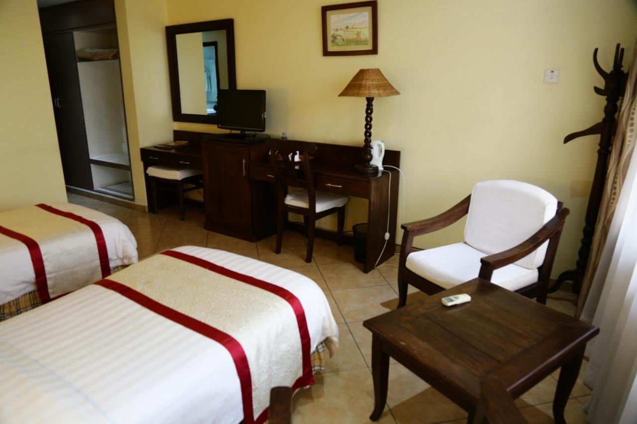 New Safari Hotel アルーシャ エクステリア 写真